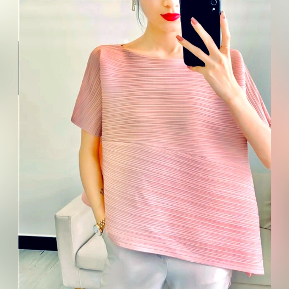 NWT VY’s Closet by Vy T Huynh Women’s Pleated Pink Asymmetrical Top. XS-S